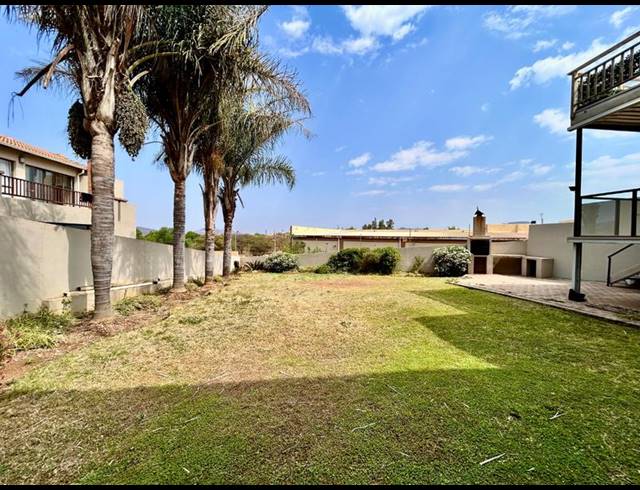 3 BEDROOM APARTMENT FOR SALE IN XANADU